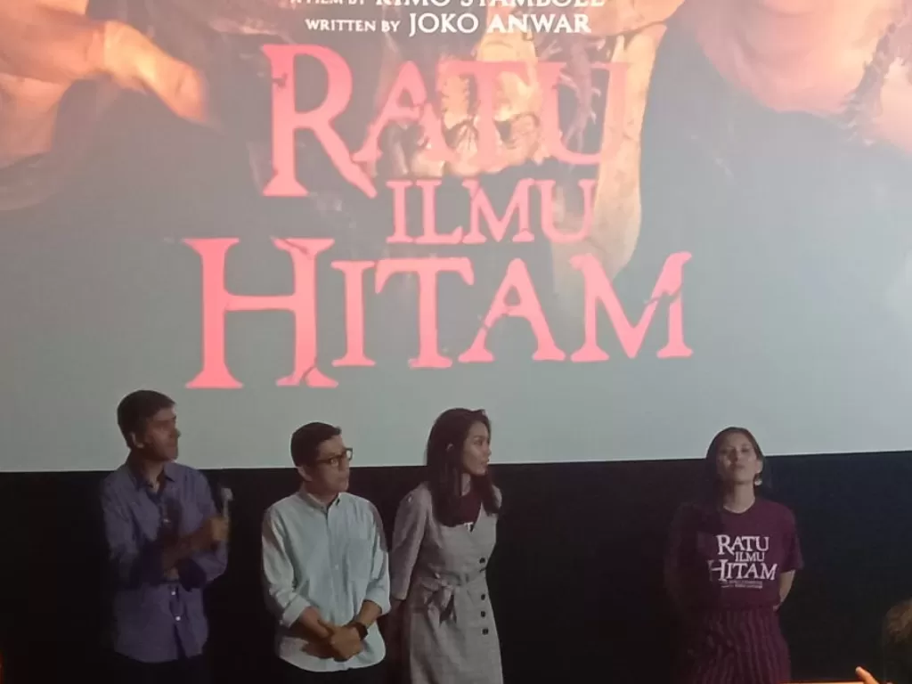 Suasana konferensi pers setelah nonton film Ratu Ilmu Hitam bareng Antis di Plaza Indonesia, Jakarta, Rabu (20/10). (Indozone/Mula Akmal)