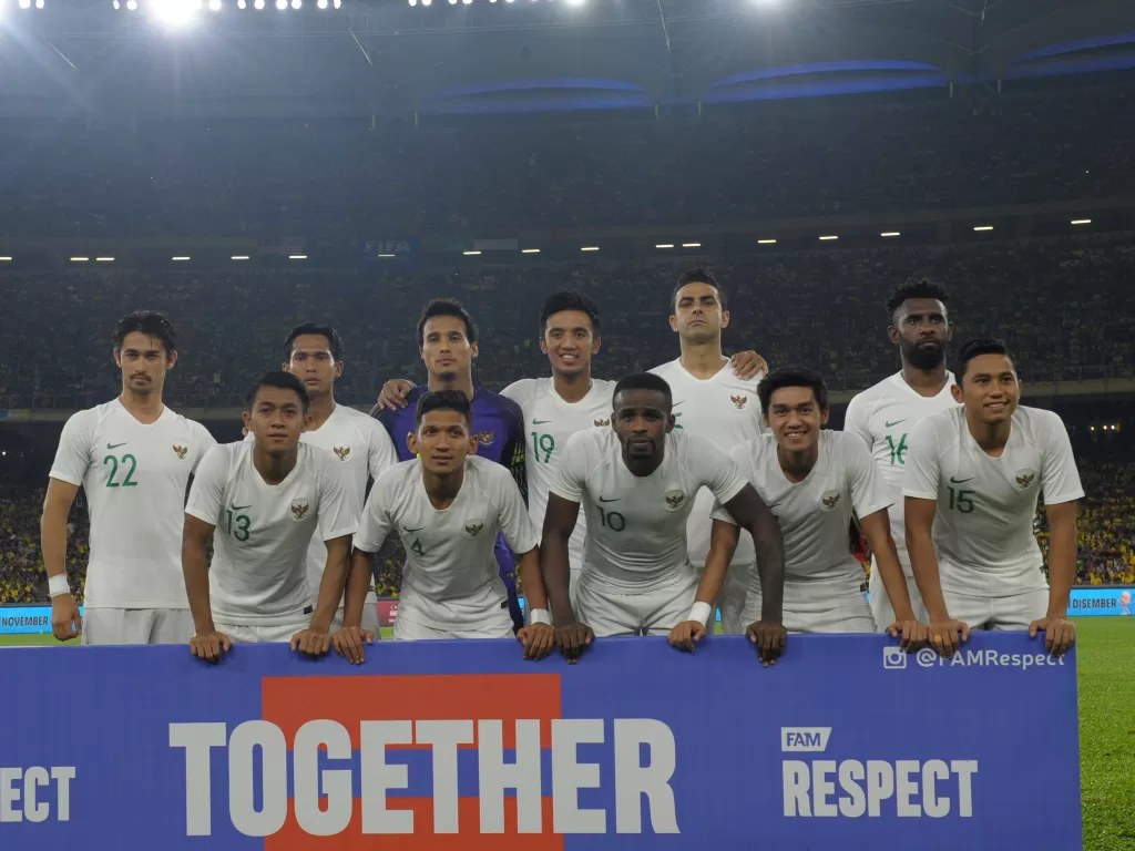 Timnas Indonesia kalah 0-2 dari Malaysia dalam lanjutan Kualifikasi Piala Dunia 2022 di Stadion Bukit Jalil, Kuala Lumpur, Selasa (19/11). (Antara/Rafiudin Abdul Rahman)