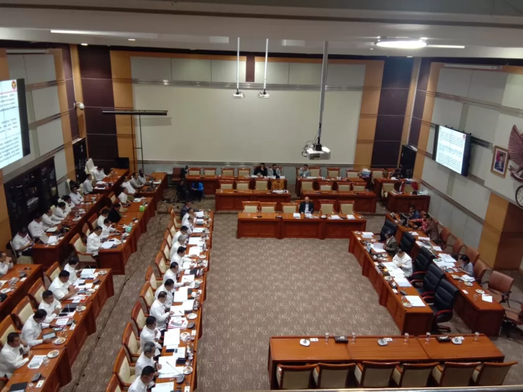 Suasana rapat kerja Komisi III Dewan Perwakilan Rakyat (DPR) dengan Badan Nasional Penanggulangan Teroris (BNPT) di Kompleks Parlemen, Senayan, Jakarta, Kamis (21/11). (Indozone/Mula Akmal)