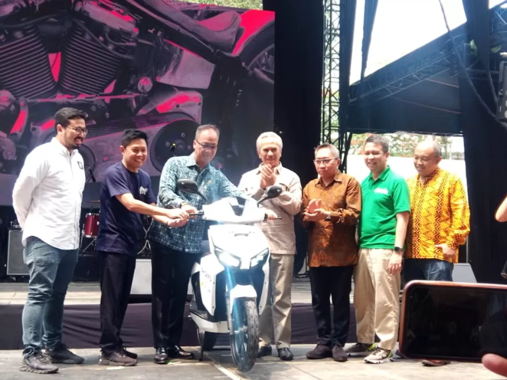 Menteri Perindustrian Agus Gumiwang Kartasasmita secara resmi membuka IIMS Motobike 2019, Jumat (29/11).(Indozone/Wilfridus Kolo)