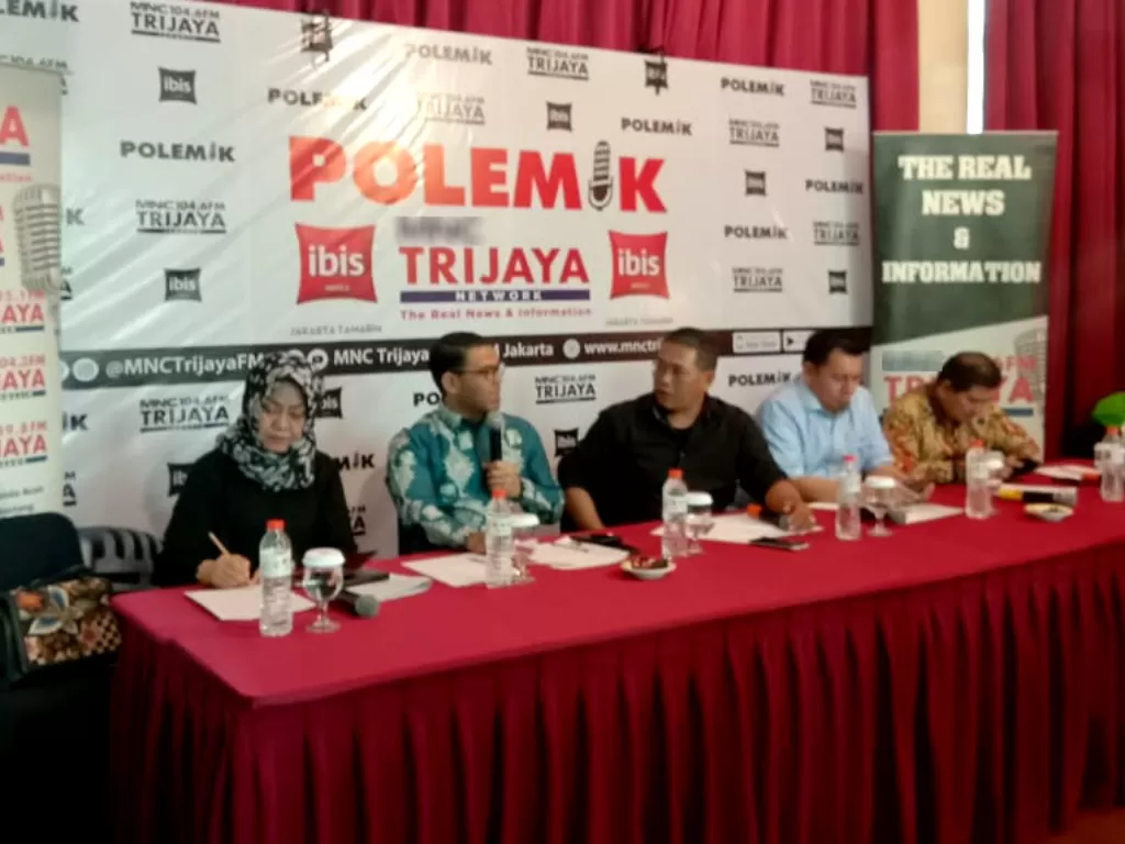 Dari kiri: Pakar Poltik LIPI Siti Zuhroh, Anggota DPR Fraksi PKS Nasi Djamil, Moderator Margi Syarief, Wasekjen PPP Ade Irfan Pulungan, Guru Besar Hukum Tata Negara IPDN Juanda. (Indozone/Mula Akmal)