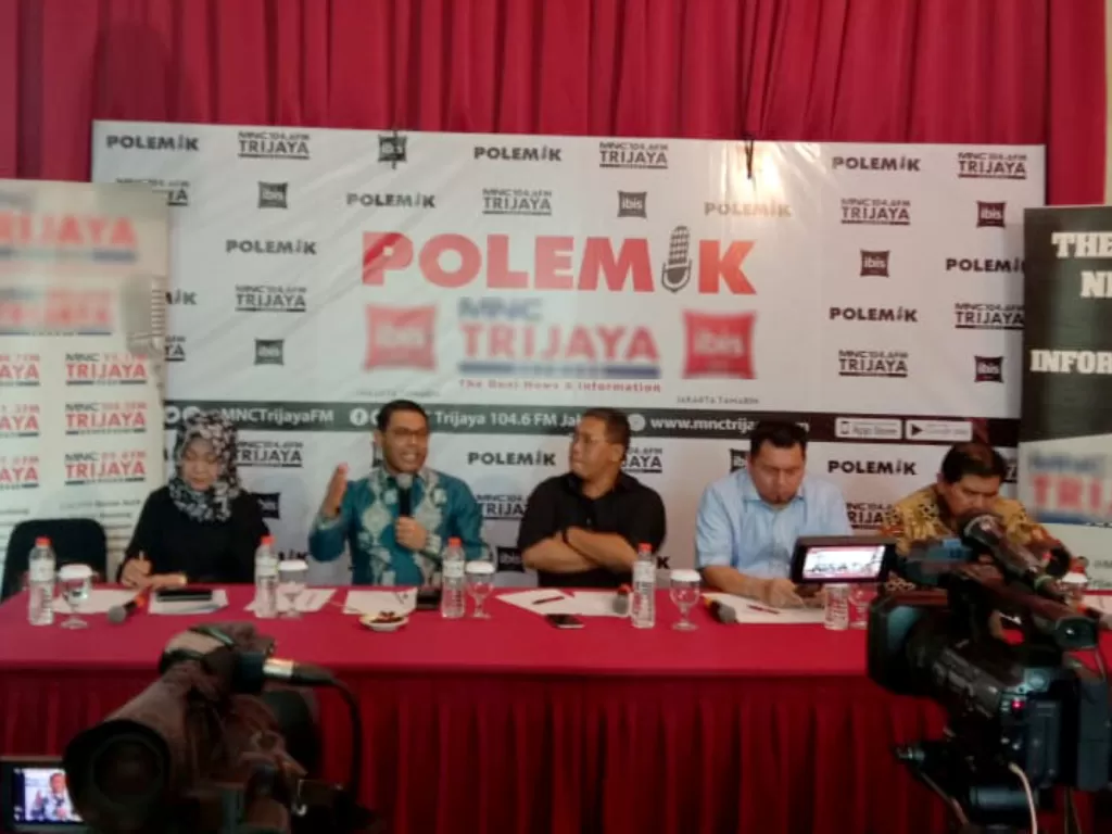 Dari kiri: Pakar Poltik LIPI Siti Zuhroh, Anggota DPR Fraksi PKS Nasi Djamil, Moderator Margi Syarief, Wasekjen PPP  Ade Irfan Pulungan, Guru Besar Hukum Tata Negara IPDN Juanda (Indozone/Mula Akmal)