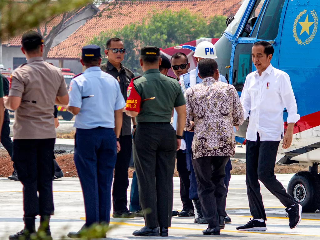 Presiden Jokowi saat tiba di Pelabuhan Patimban. (Antara/M Ibnu Chazar)
