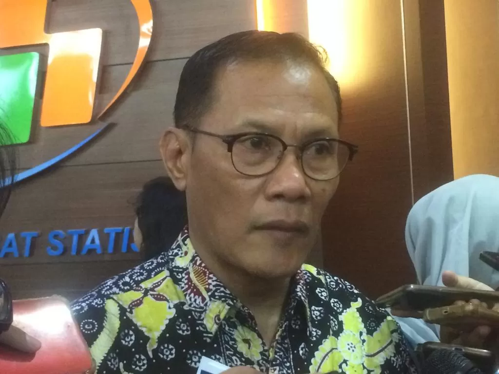 Kepala BPS, Suhariyanto, berbicara terkait inflasi harga rokok (Indozone/Sigit Nugroho). 