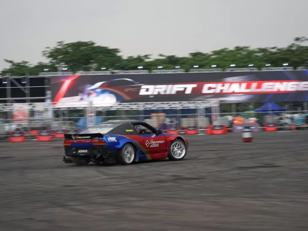 Drifter Indonesia ngesot dengan mobil di Intersport Drifting 2019 (Intersport)