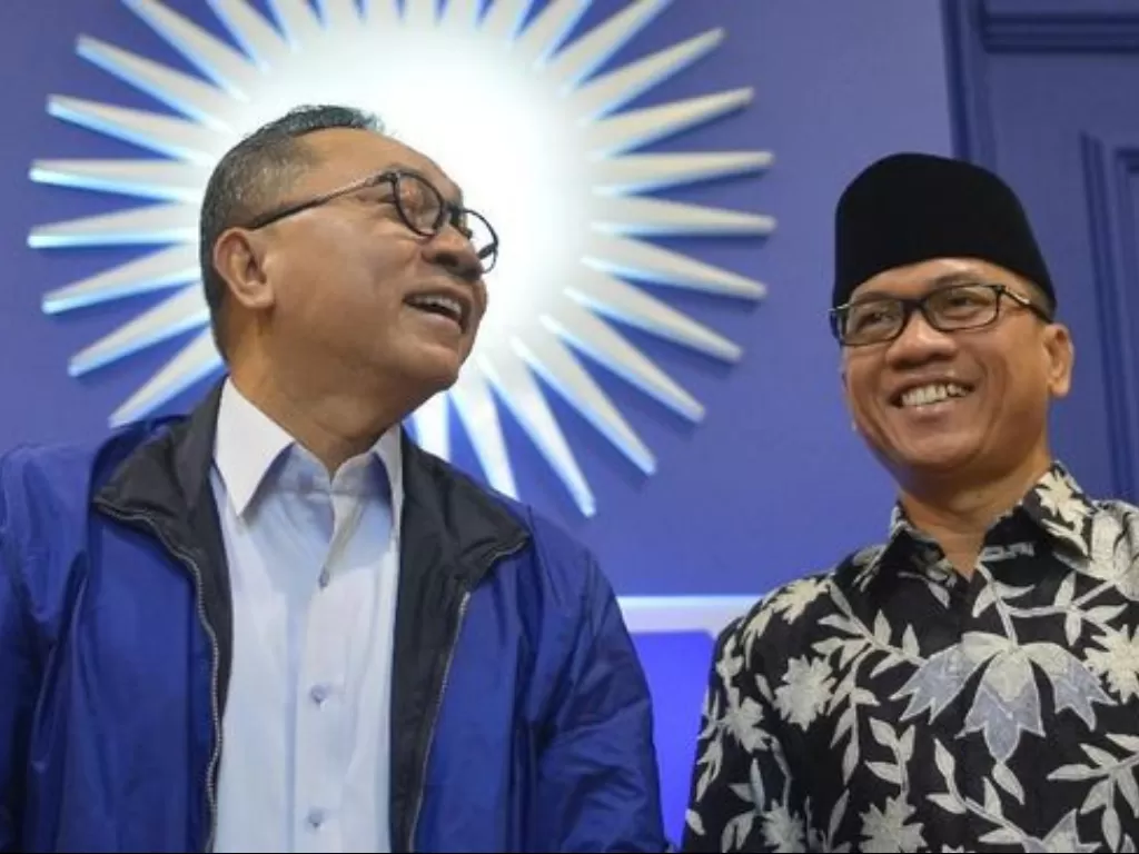 Ketua DPP PAN Yandri Susanto (kanan) mengatakan partainya akan menggelar rakernas Sabtu (7/12). (Antara/Wahyu Putro A)