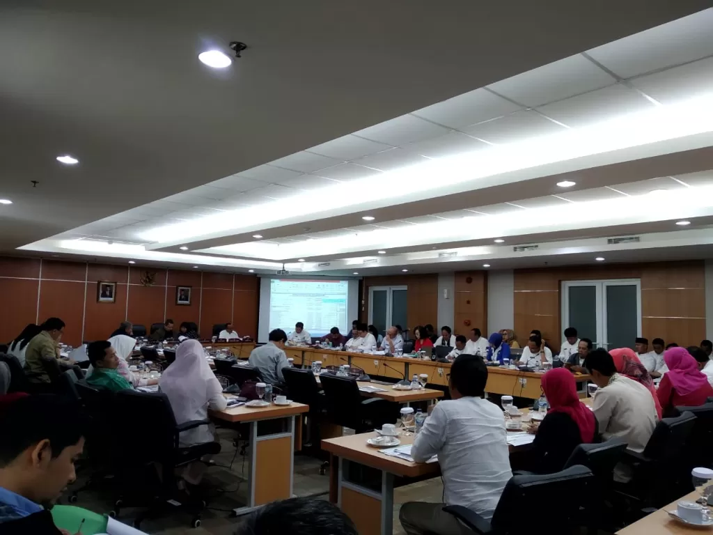 Rapat Komisi di DPRD DKI Jakarta, Jumat (6/12). (Indozone/Nani Suherni)