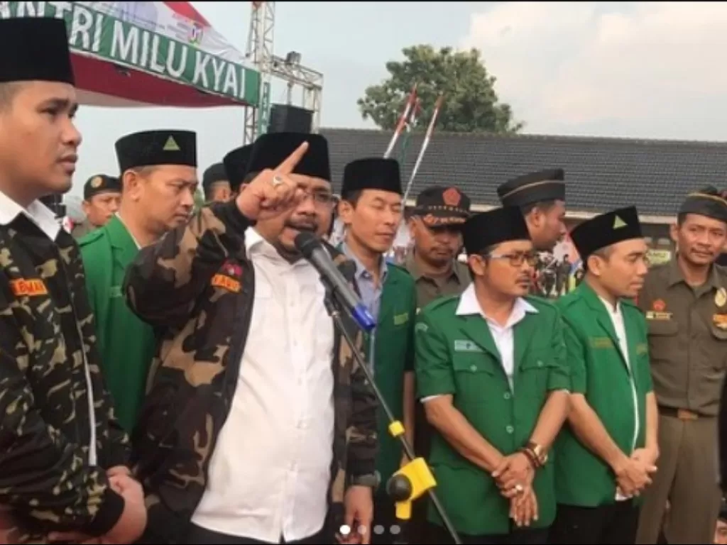 Yaqut Cholil  saat memimpin apel 5200 Banser Lamongan, 10 April 2019. (Instagram/@gusyaqut)
