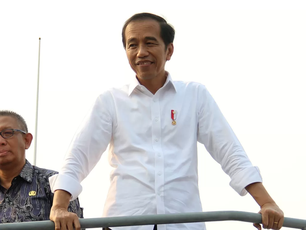 Presiden Joko Widodo (Jokowi) memberikan pesan khusus kepada Gibran yang maju ke Pilkada Solo 2020 (Antara/Jessica Helena Wuysang).