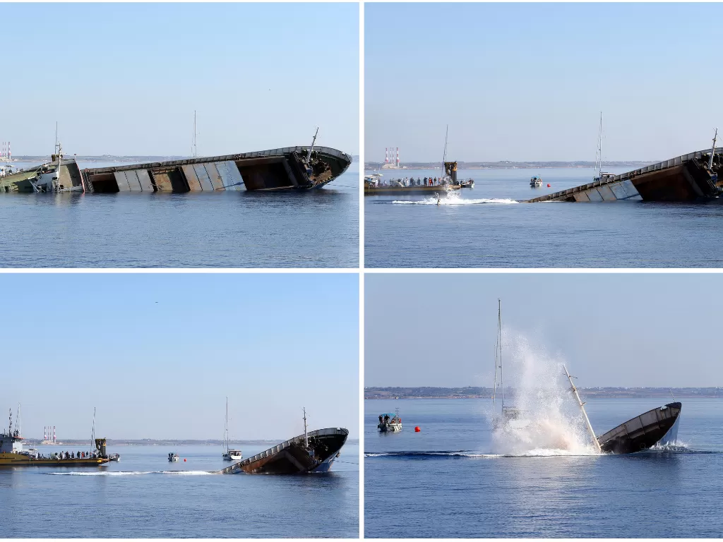 Foto kolase sebuah kapal kargo Elpida ditenggelamkan untuk dijadikan terumbu karang buatan di dekat Pantai Larnaca, Siprus, 7 Desember 2019. REUTERS/Marinos Meletiou