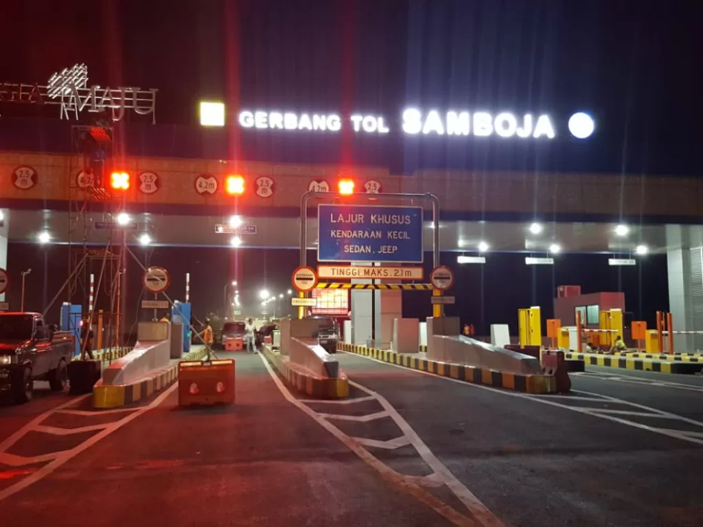 Gerbang Tol Samboja. (Indozone/Sigit Nugroho)
