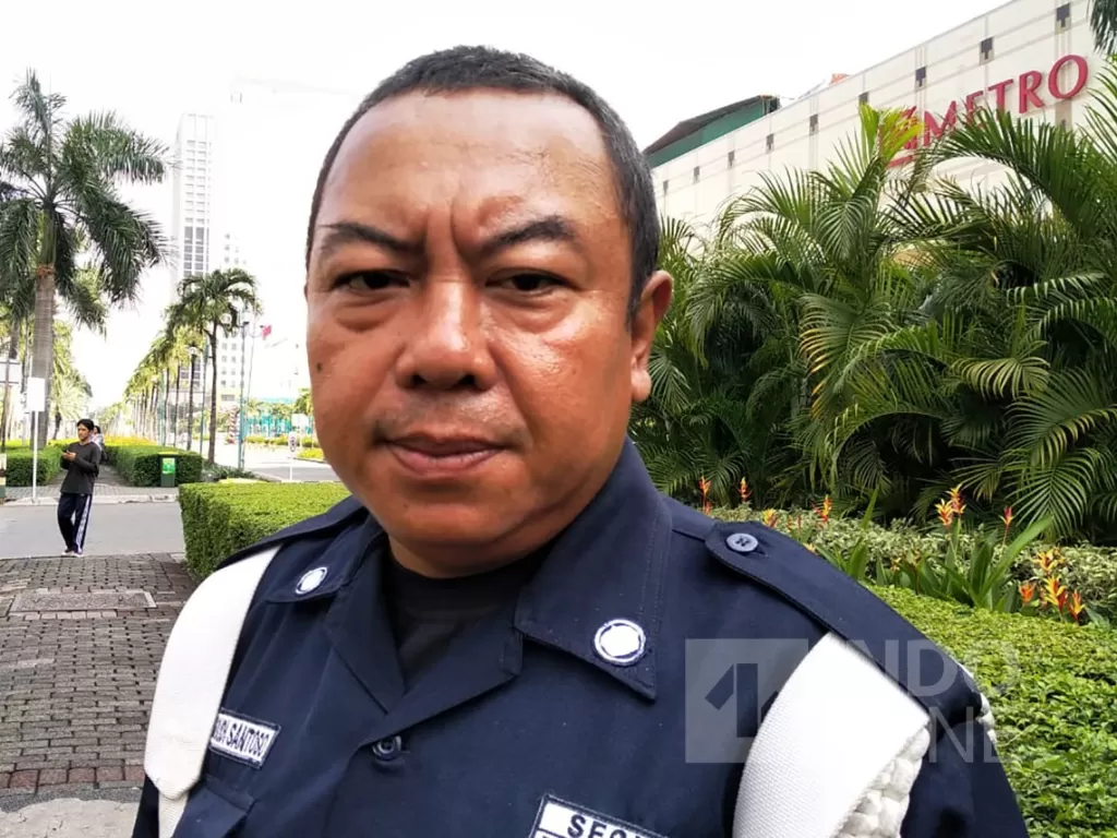 Teguh Santosa, Petugas keamanan Plaza Senayan (Indozone/Nani Suherni)