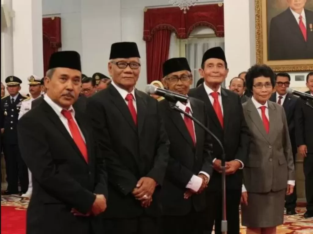 Lima anggota Dewan Pengawas Komisi Pemberantasan Korupsi (KPK) periode 2019-2023. (Antara/Desca Lidya Natalia)