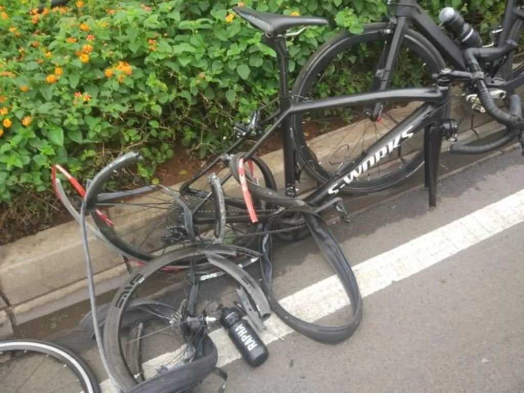 Sepeda-sepeda yang ditabrak PNS di Jalan Jenderal Sudirman (Istimewa).