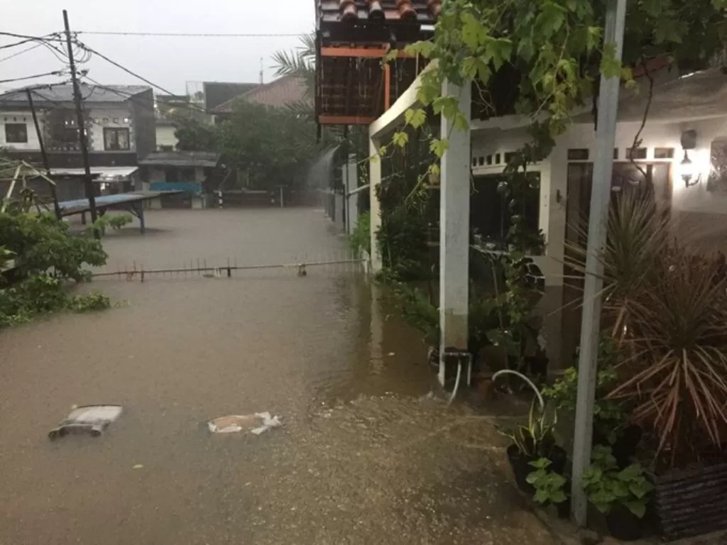 Banjir di Komplek Polri Mampang, Jakarta Selatan. (TMC Polda Metro Jaya).