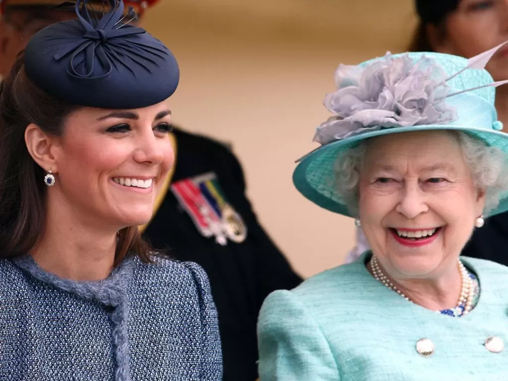 Kate Middleton dan Ratu Elizabeth II (Instagram/@kensingtonroyal)