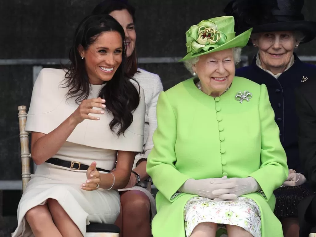 Meghan Markle (kiri) dan Ratu Elizabeth II (kanan). (Instagram/@kensingtonroyal)