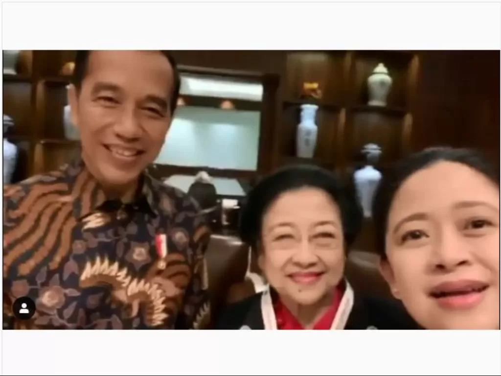 Jokowi Selfie bareng Puan dan Megawati (Instagram / @puanmaharaniri)