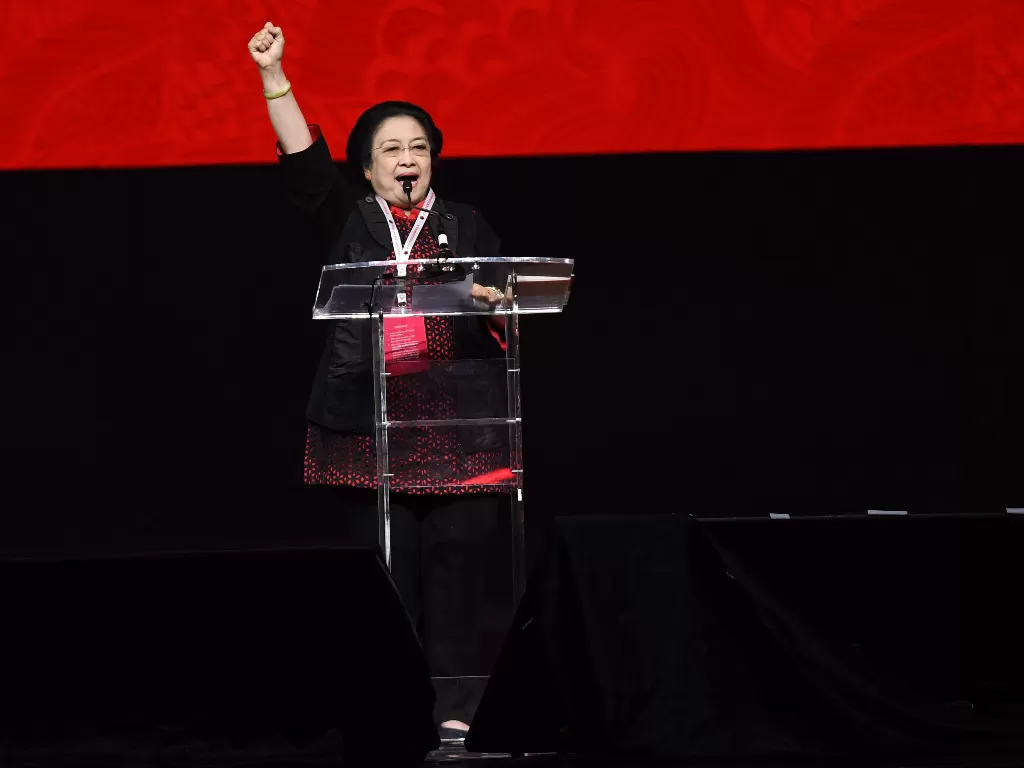 Ketua Umum PDI Perjuangan Megawati Soekarnoputri menyampaikan pidato politiknya dalam peresmian pembukaan Rapat Kerja Nasional (Rakernas) I di Jakarta, Jumat (10/1/2020).(ANTARA/Aditya Pradana Putra)