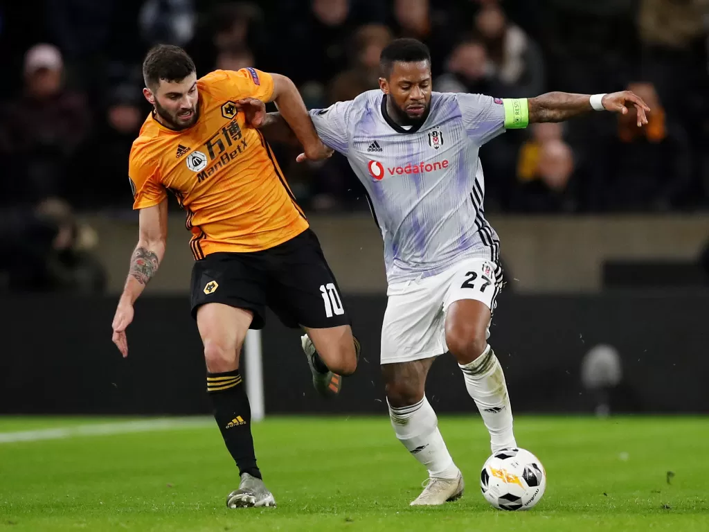 Patrick Cutrone pada laga Wolverhampton Wanderers v Besiktas | REUTERS/PETER CZIBORRA