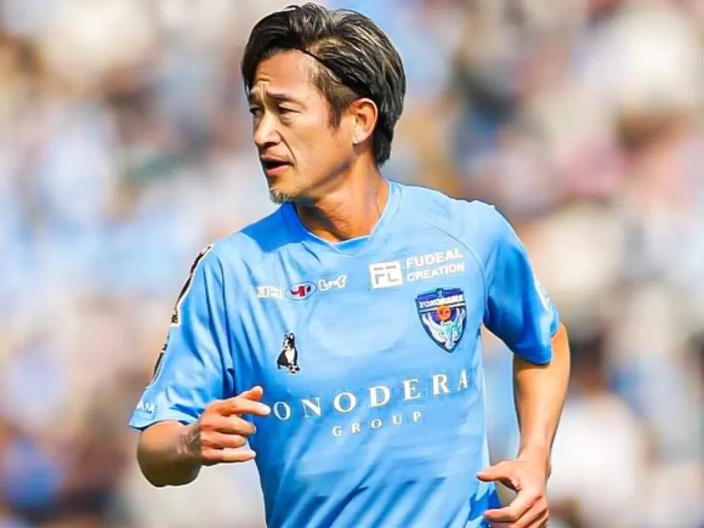 Kazuyoshi Miura tetap setia berkiprah di atas lapangan hijau di usia 52 tahun. (Instagram/@esporte.dinamico)
