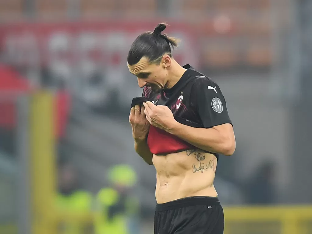 Zlatan Ibrahimovic saat berlaga. (REUTERS/Daniele Mascolo