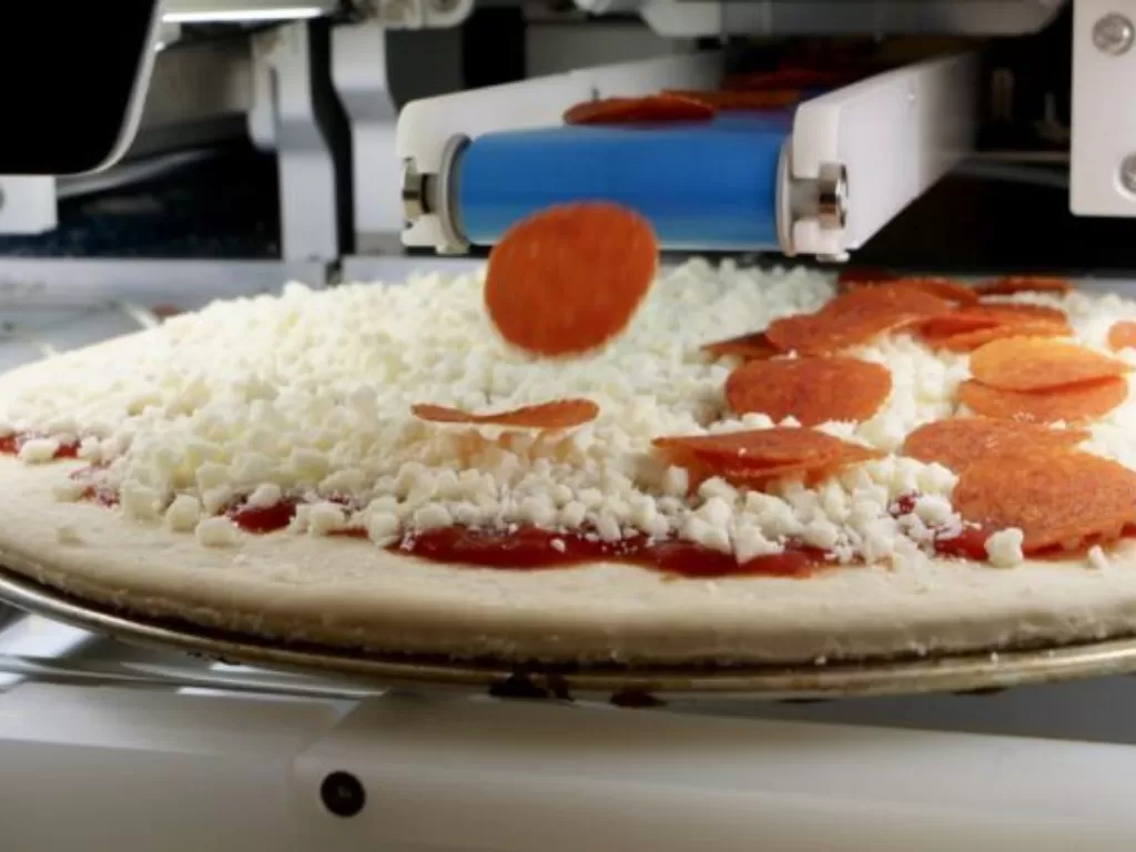 Robot pembuat pizza. (CES)