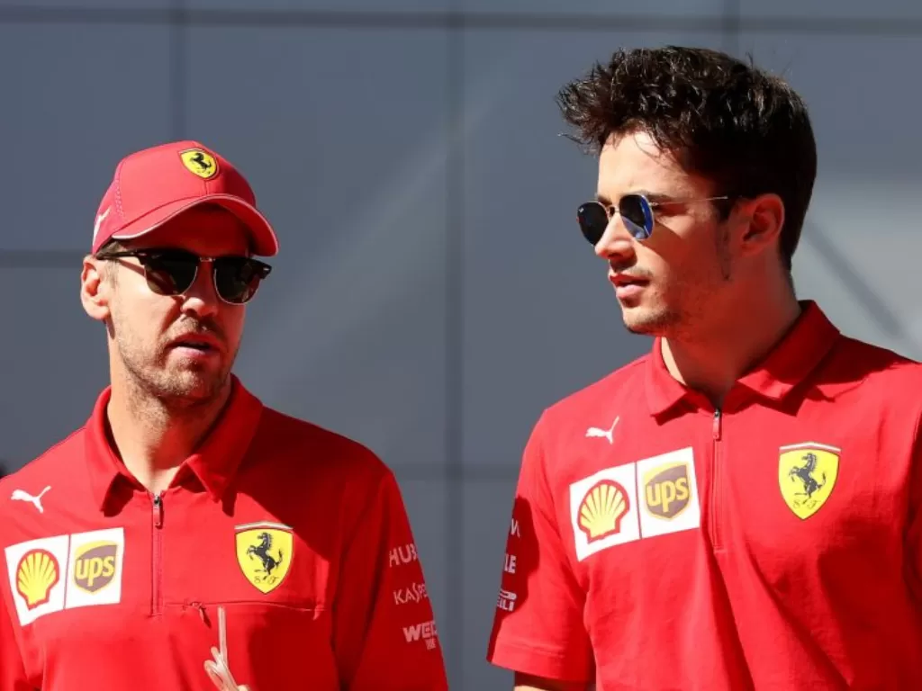 Pembalap Ferrari, Charles Leclrec (kanan), tak akan menolak jika diberi kesempatan untuk menjajal motor MotoGP. (Dok. Formula One)