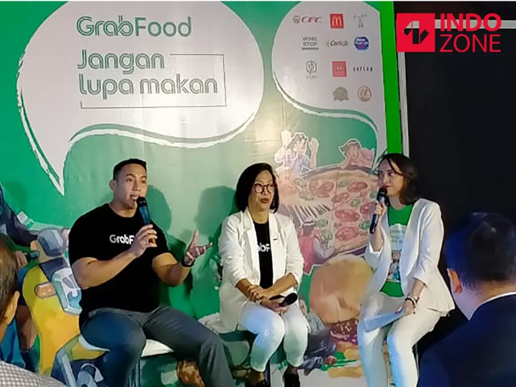 Kiri: Chef Yuda dan Kanan: Managing Director Grabfood Indonesia, Neneng Goenadi di Hollywings Gunawarman Jakarta, Jumat (17/1/2020). (INDOZONE/Yulia Marianti)