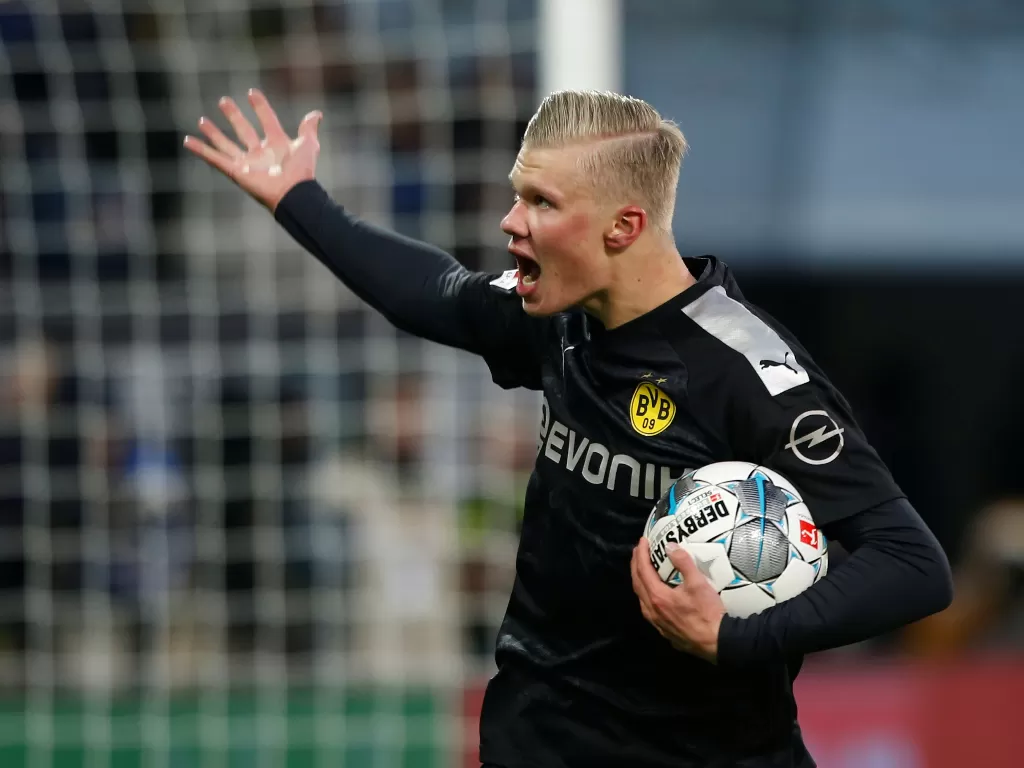 Pemain depan Borussia Dortmund, Erling Haaland, mencetak tiga gol pada debut pertamanya di Bundesliga. (REUTERS/Michaela Rehle)