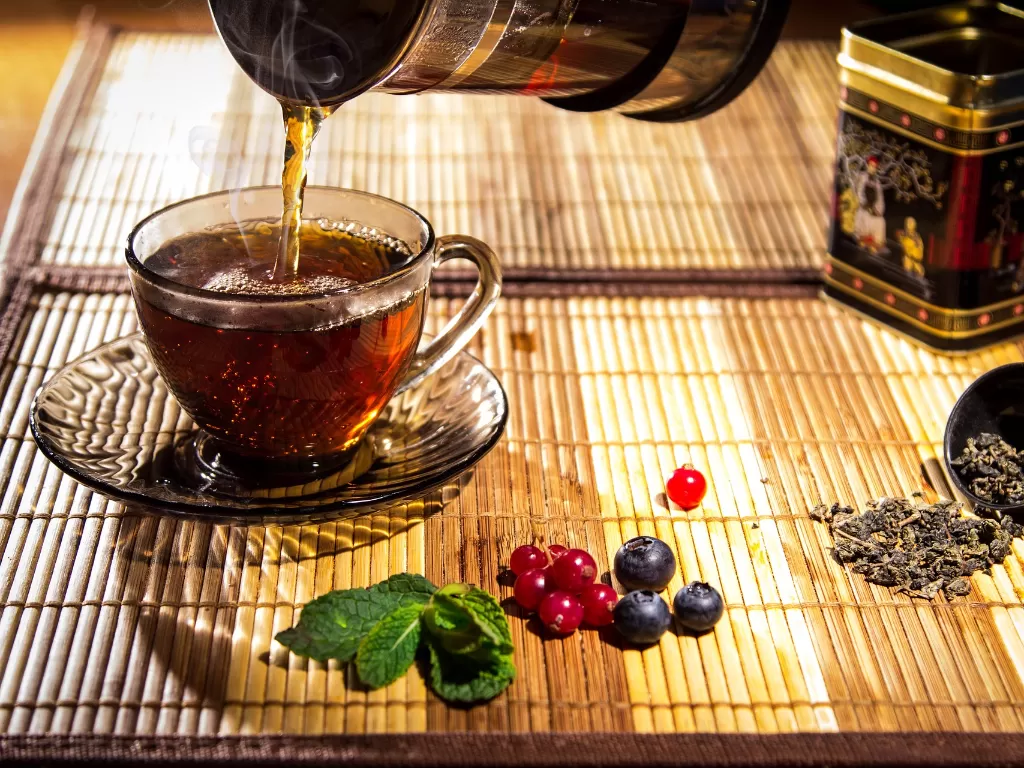 ilustrasi menyeduh teh (pixabay/falconp4)\