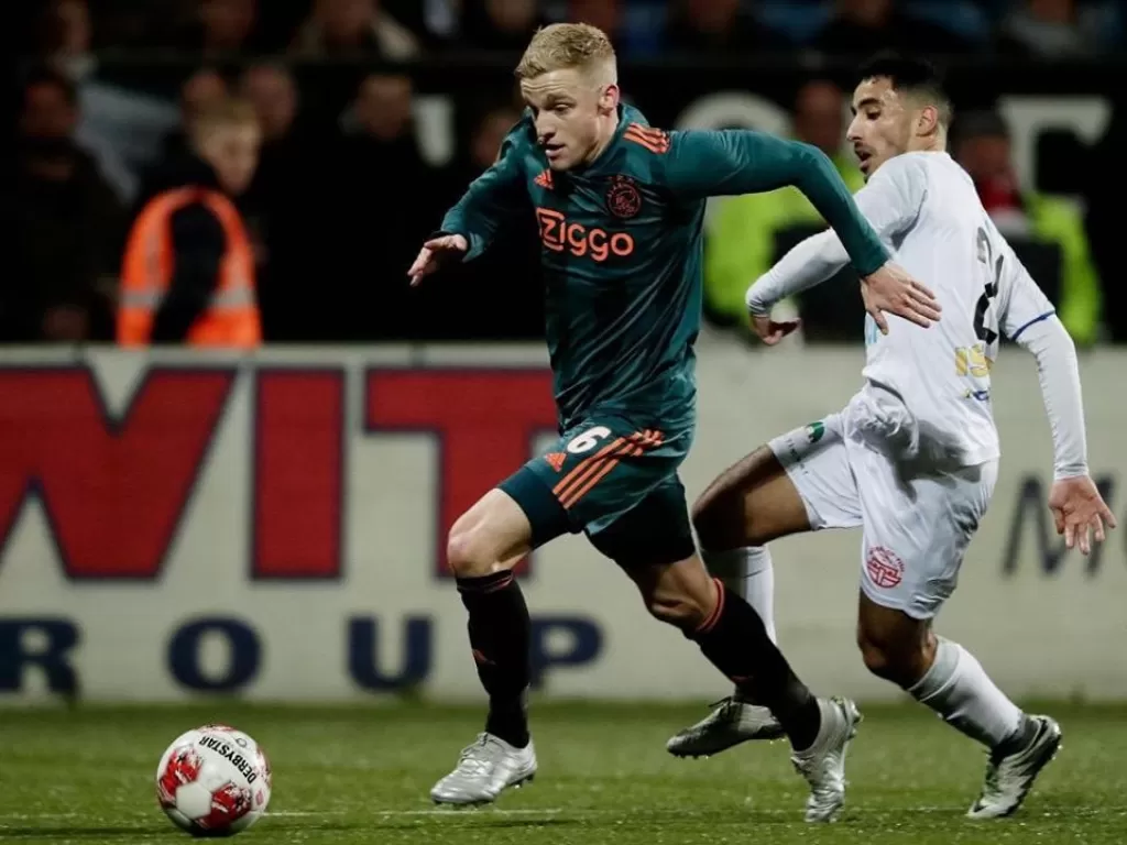 Gelandang Ajax Amsterdam, Donny van de Beek, mengaku belum menandatangani kontrak dengan Real Madrid. (Instagram/@donnyvdbeek)