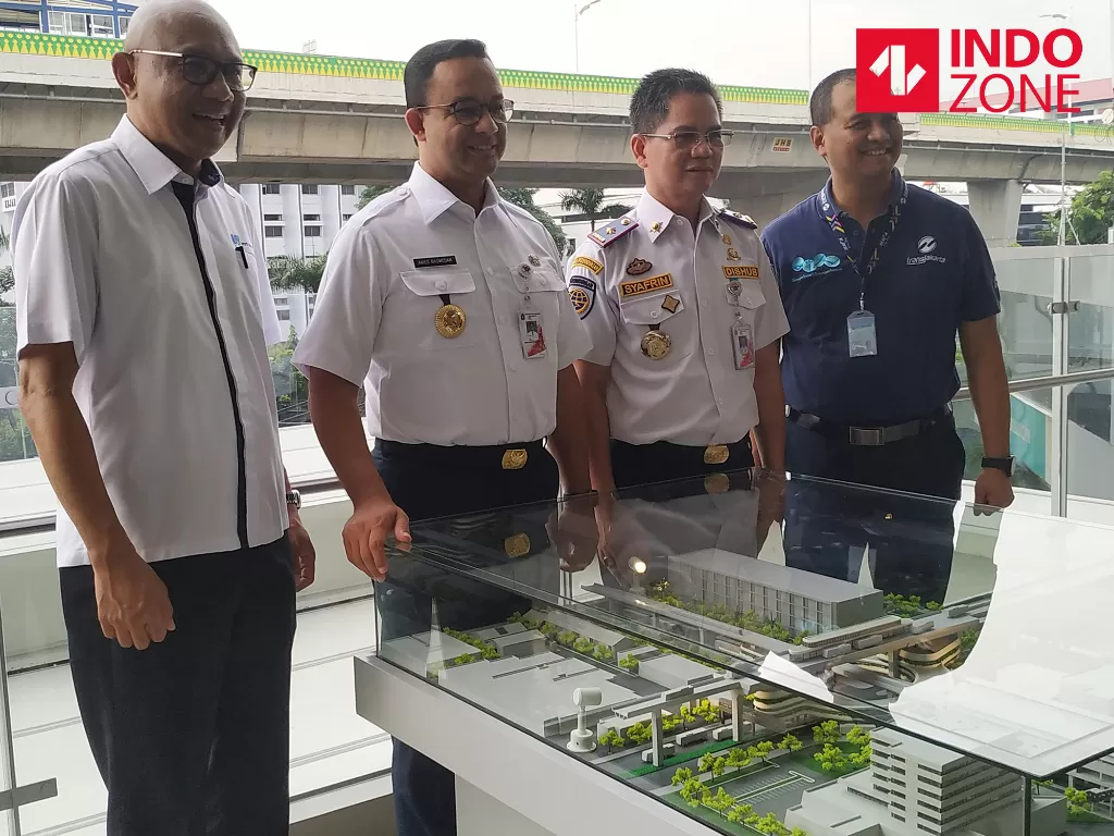 Gubernur DKI Jakarta Anies Baswedan usai peletakan batu pertama Halte Transjakarta CSW atau Halte ASEAN. (INDOZONE/Murti Ali Lingga)