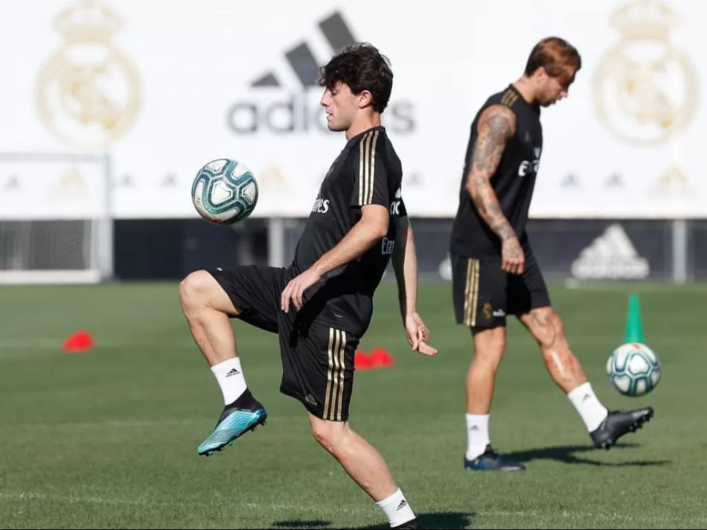 Bek Real Madrid, Alvaro Odriozola (depan), bakal dipinjamkan ke klub Bundesliga, Bayern Munchen. (Instagram/alvaroodriozola)
