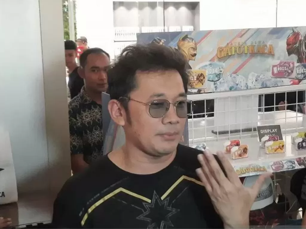Sutradara Hanung Bramantyo di Jakarta, Minggu (26/1/2020). (ANTARA/Lia Wanadriani Santosa)