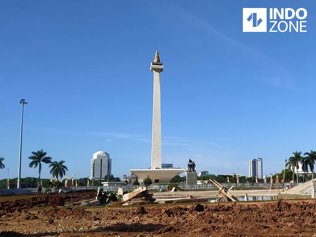 Suasana proyek revitalisasi Monas, Jakarta, Selasa (28/1/2020). (INDOZONE/Murti Ali Lingga)