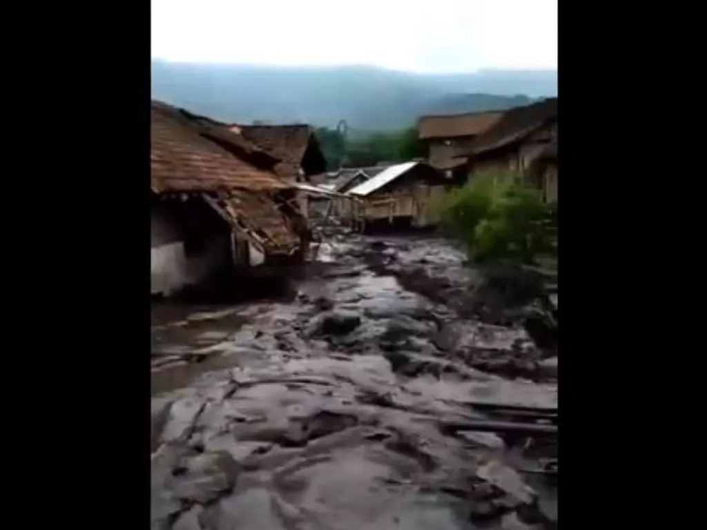 Banjir Bandang Kabupaten Bondowoso, Rabu (29/1/2020) (TWITTER/ @Dtaca1)