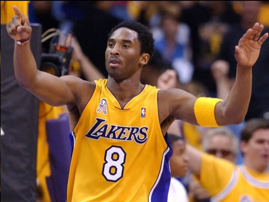 Kobe Bryant saat masih menggunakan nomor punggung 8 di LA Lakers. (Instagram/@dmart999)