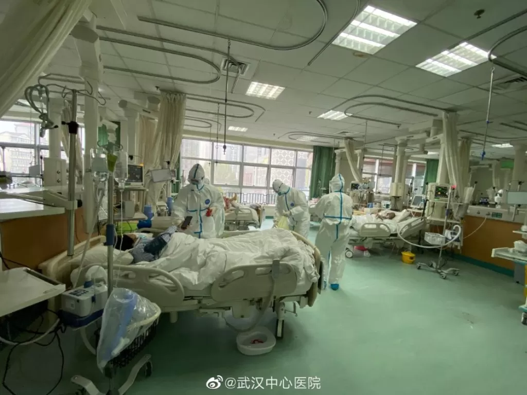 Penanganan pasien di Central Hospital of Wuhan. (THE CENTRAL HOSPITAL OF WUHAN VIA WEIBO /via REUTERS)