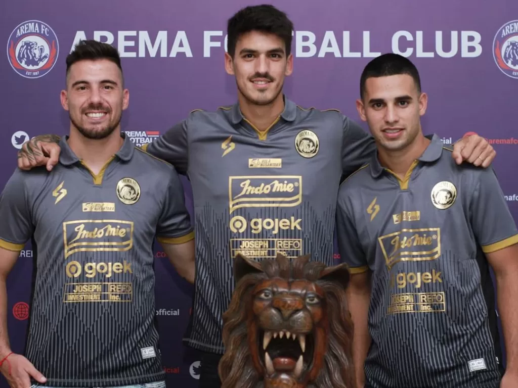 Tiga pemain asing anyar Arema FC, Jonathan Bauman (kiri), Matias Malvino (tengah) dan Elias Alderete (kanan). (Instagram/@aremafcofficial)