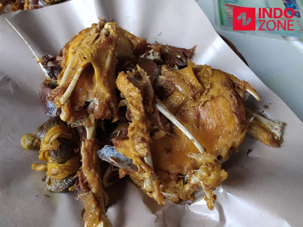 Ayam Goreng Mbah Cemplung (INDOZONE/Sigit Nugroho).
