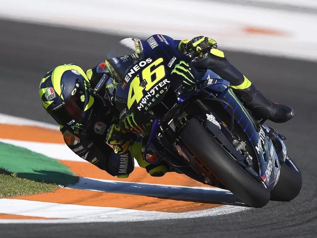 Valentino Rossi Ketika Menjajal Yamaha YZR-M1. (Instagram/@valeyellow46)