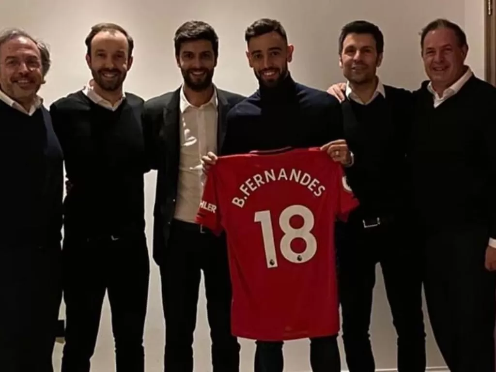 Nomor punggung Bruno Fernandes di Manchester United. (Instagram/@mufc_tt)