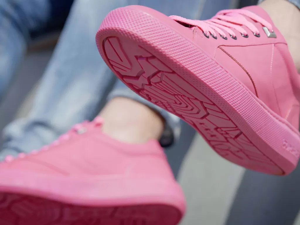 Gumshoe, sneaker pertama di dunia yang terbuat dari daur ulang permen karet. (linda.nl)