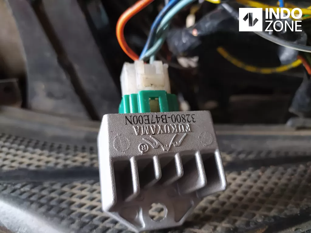 Kiprok motor untuk penstabil arus listrik pada motor (INDOZONE/Wilfridus Kolo)
