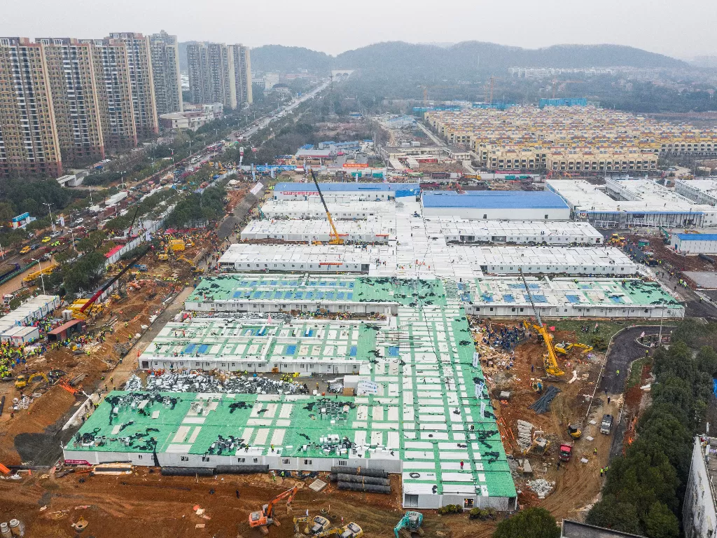 Proses pembangunan RS Huoshenshan (China Daily via REUTERS)