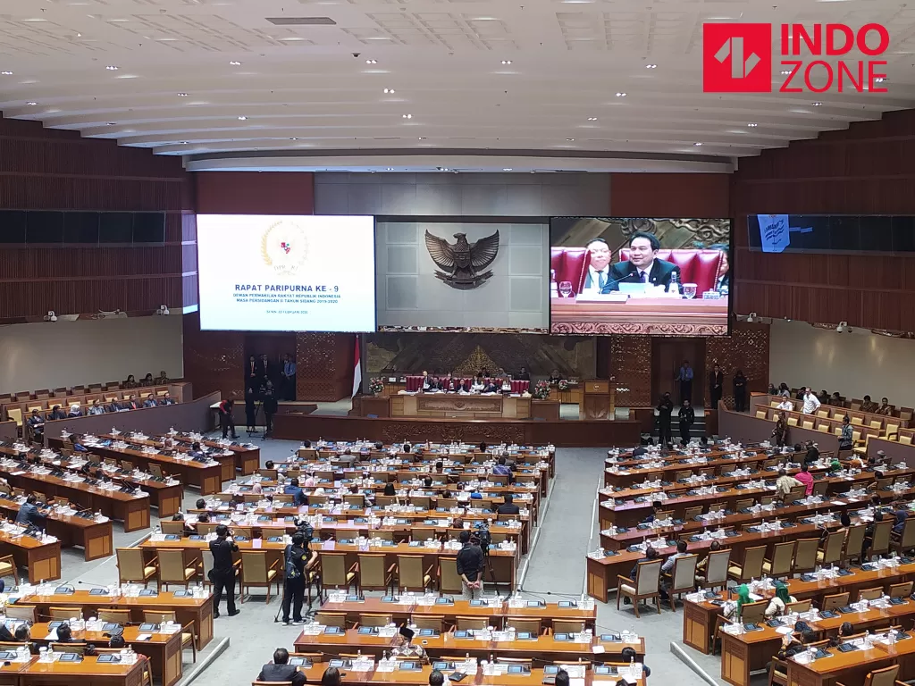 Suasana Sidang Rapat Paripurna DPR RI, di Kompleks Parlemen Jakarta, Senin, (3/2/2020). (INDOZONE/Mula Akmal)