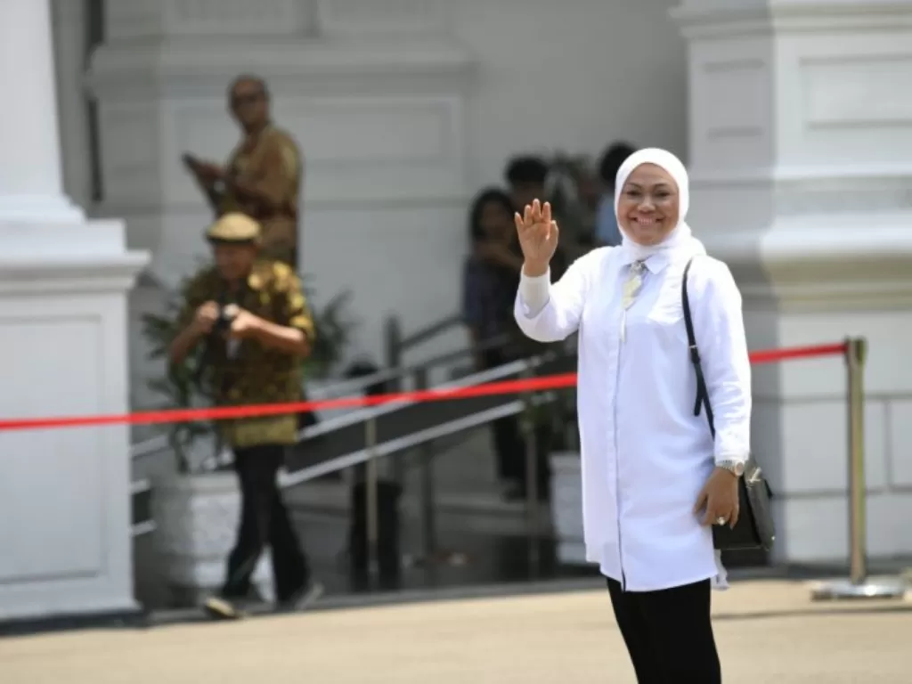 Menaker Ida Fauziyah di Kompleks Istana Kepresidenan, Jakarta. (ANTARA FOTO/Puspa Perwitasari)