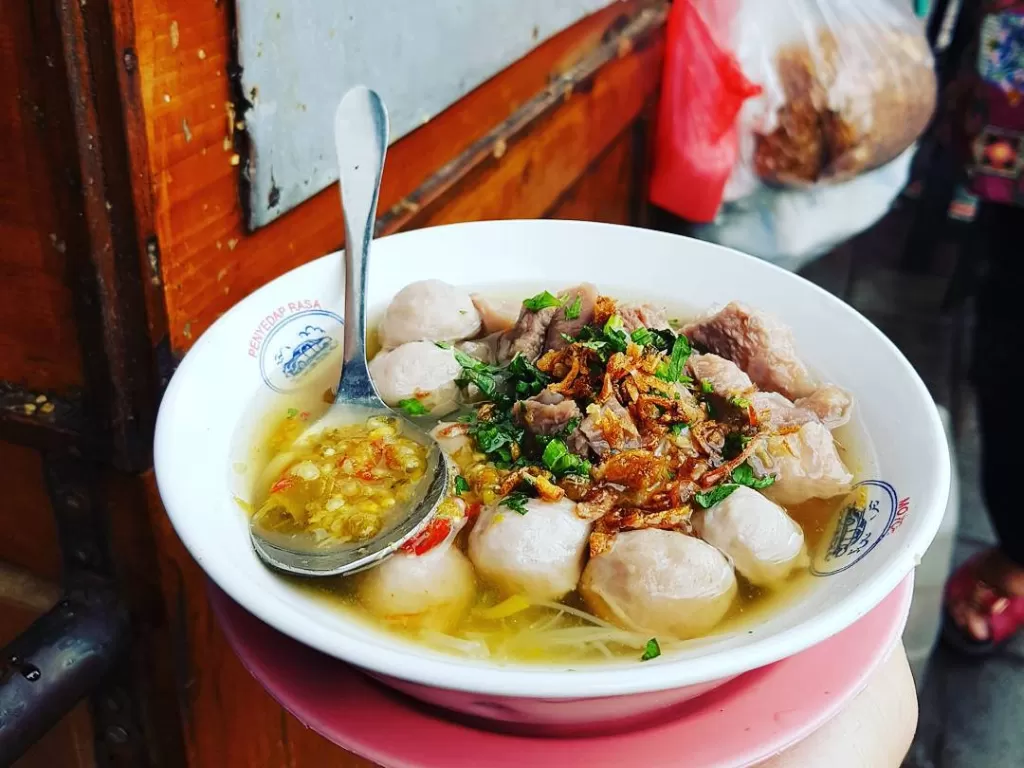Bakso kikil pak Jaka, salah satu kuliner yang ada di Jalan Suryakencana, Bogor. (Instagram/@cthamrin)