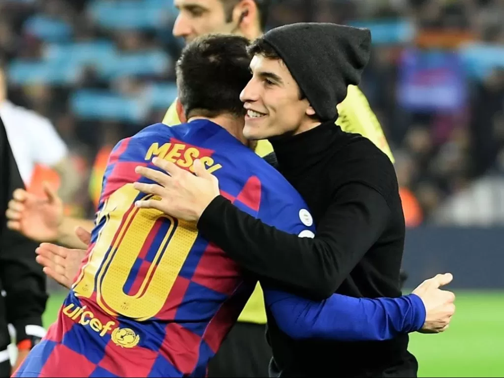 Marc Marquez yang Tengah Berpelukan Dengan Pemain Barcelona, Lionel Messi. (Instagram/@marcmarquez93)